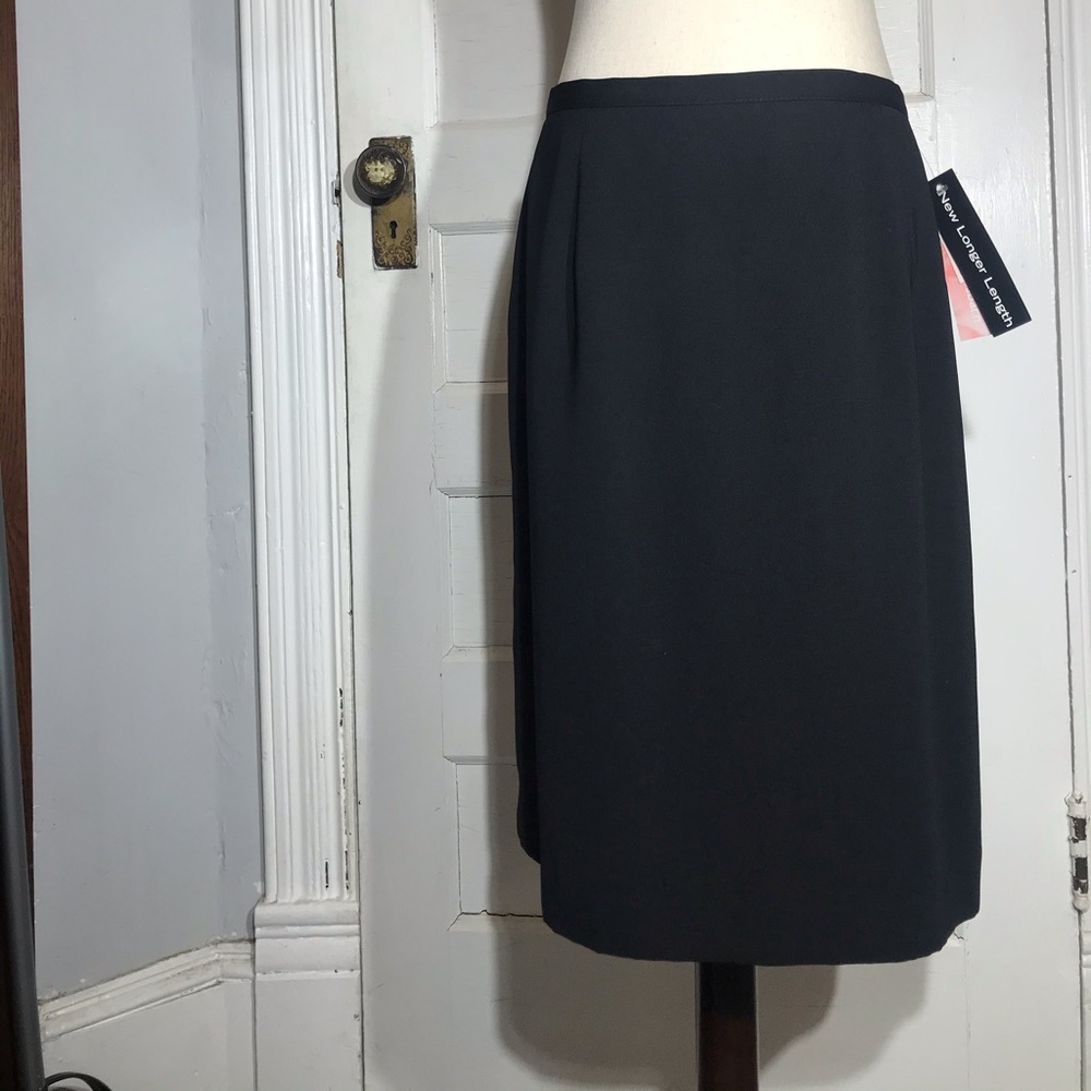 Black pencil skirt size 12 Vienna dress barn